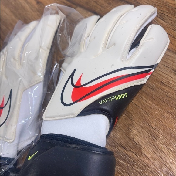 Nike Vapor Grip 3 Goalkeeper Gloves Muliticolor CN5650-101 Size 7 New $130 - Picture 4 of 6